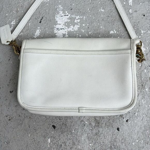 Vintage Coach Crossbody - Picture 5 of 15